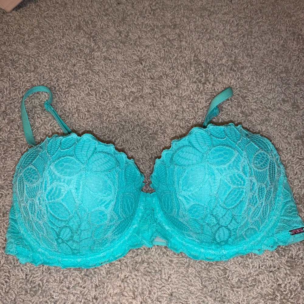 PINK Victoria’s Secret bra